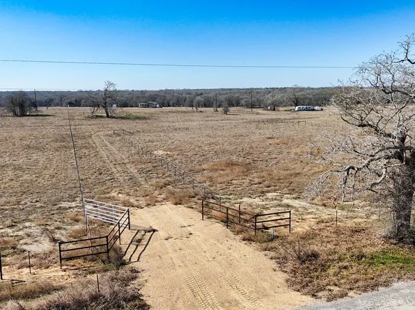 8244 Old Colony Line Rd, Dale, TX 78616