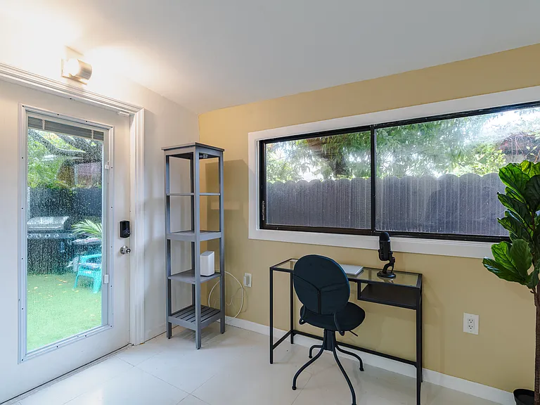 3509 SW 25th Ter — Photo 7
