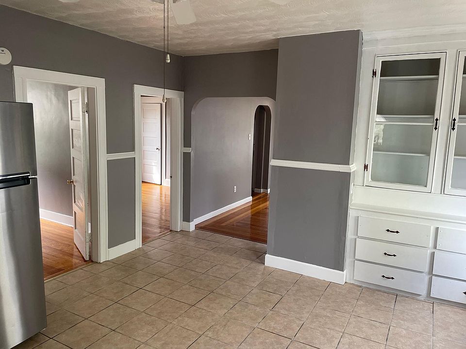 1st image of 179 Grand Ave #1
