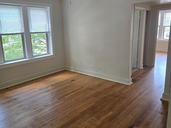 5th image of 5845 W Walton St #5847-1