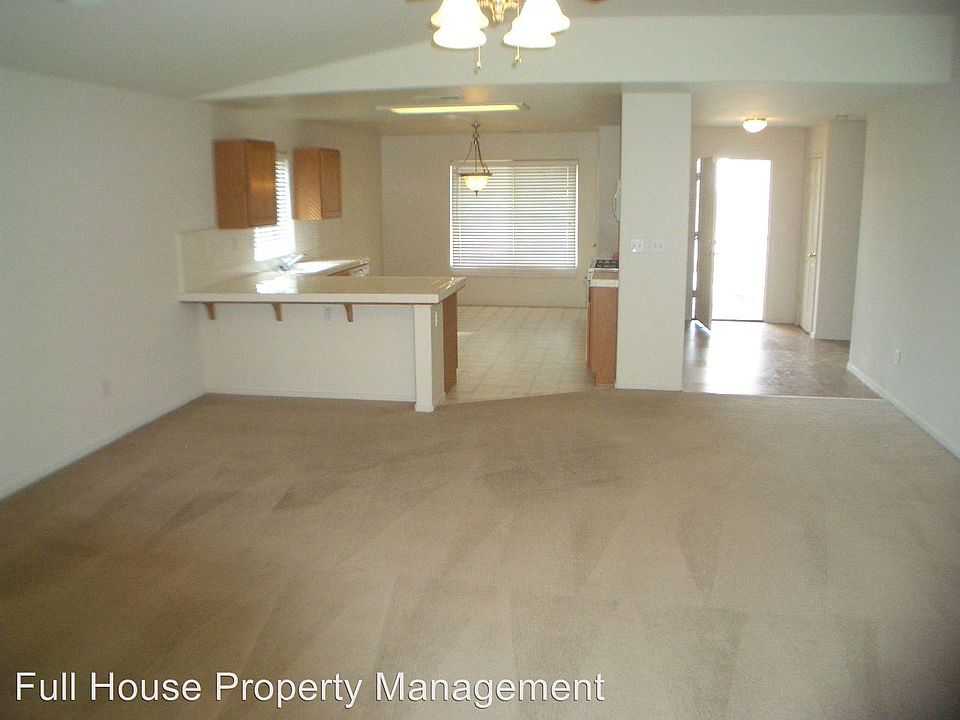 2nd image of 1426 N Mathew St