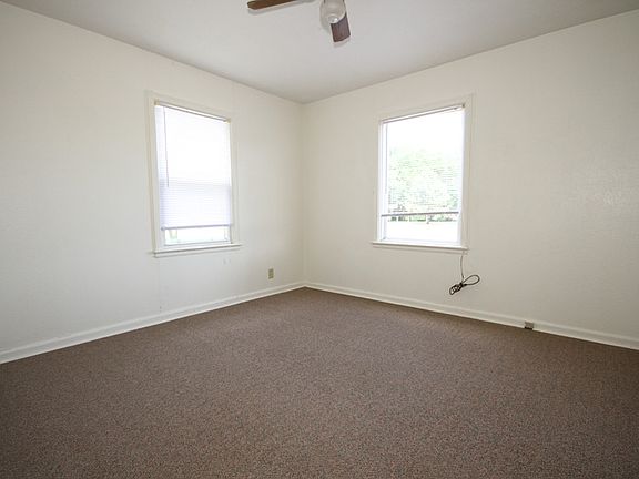 3rd image of 313 W 18th St