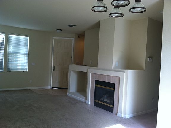 2nd image of 32 Matisse Ct