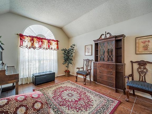 5th image of 1340 Saddleback Ln