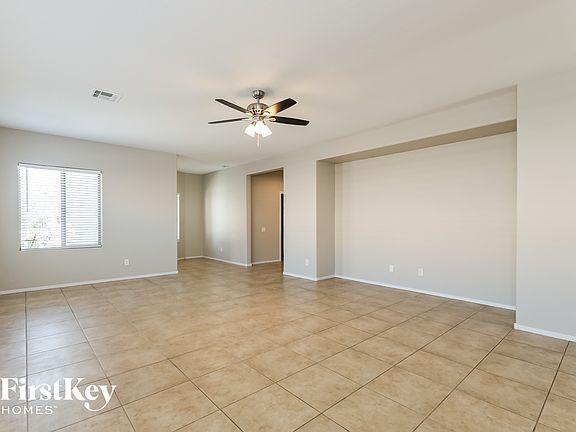4th image of 2673 Rue Toulouse Ave