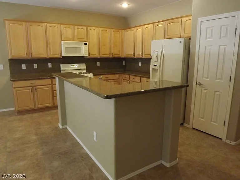 2188 Sawtooth Mountain Dr — Photo 7