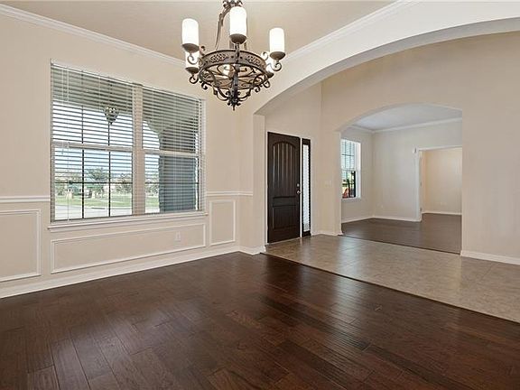 4th image of 2430 Linkwood Ave