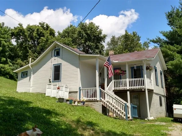 221 Washington St, Corning, OH 43730