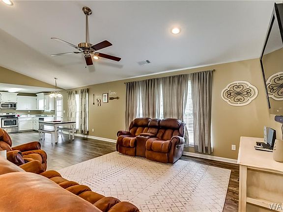 5th image of 14515 Ole Oak Dr