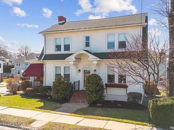 2nd image of 1712 Green Ridge St