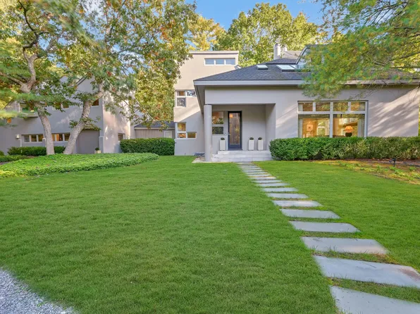 9 Rolling Wood Ln, East Hampton, NY 11937