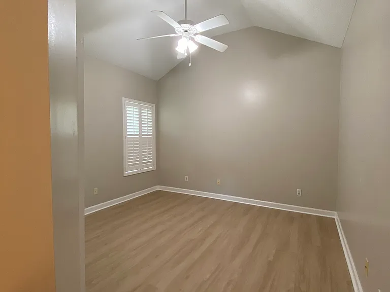 126 Kathryne Bailey Dr — Photo 8