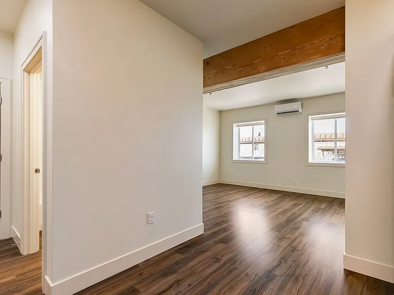 720 Murdock St — Photo 12