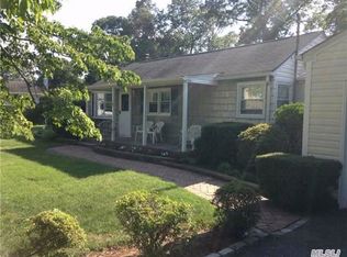 64 Orienta Ave, Lake Grove, NY 11755