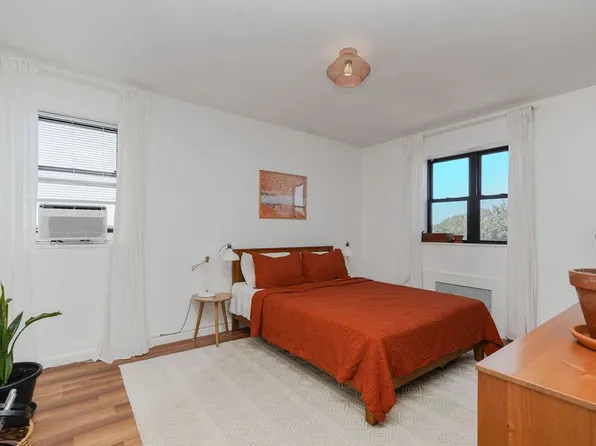 2821 Kings Highway image 19 of 22