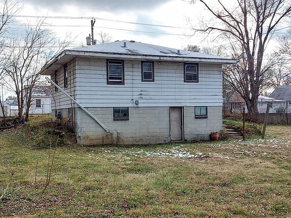 4th image of 2827 W Garden St