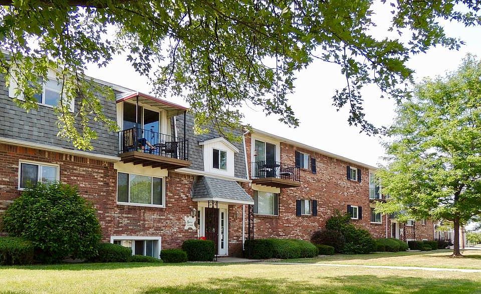 1st image of 1817 Como Park Blvd #16