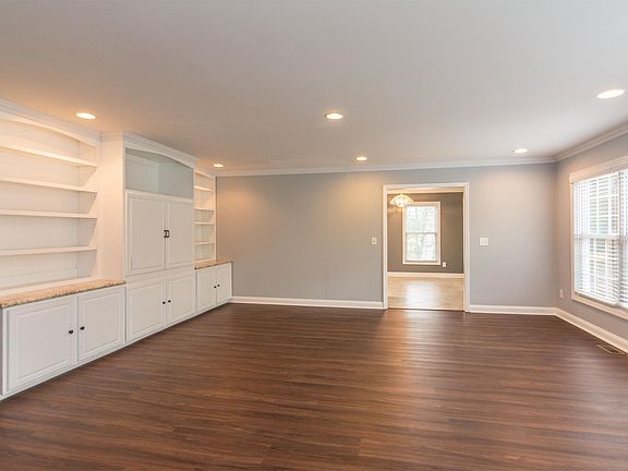 5th image of 5 Grant Cir