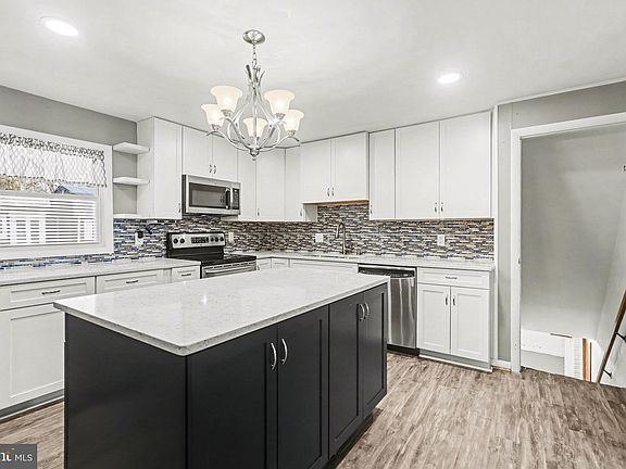 4th image of 3111 Spring Rd
