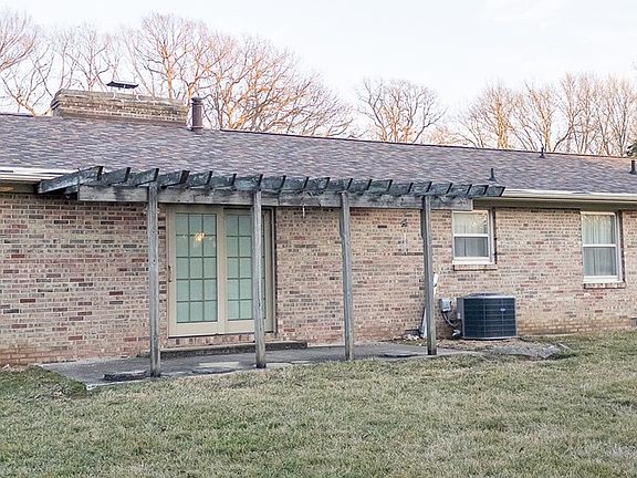2nd image of 3232 Suncrest Dr