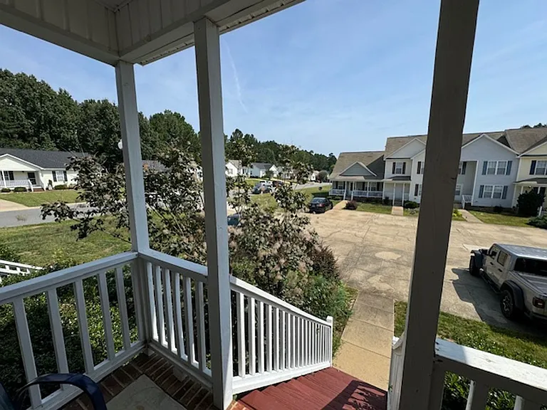 104 Piccadilly Ct — Photo 3