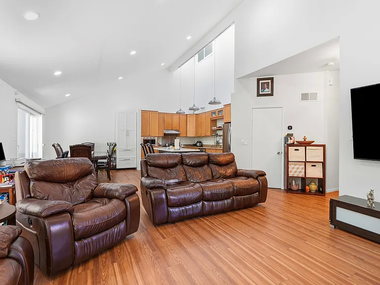 231 Paseo Bernal — Photo 10
