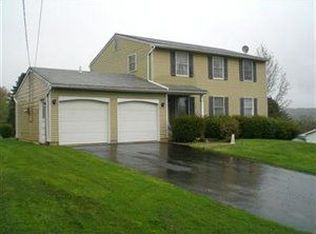 7521 Spring Rd, Brookfield, OH 44403