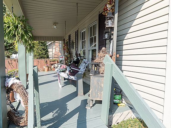2nd image of 924 Hull Ave