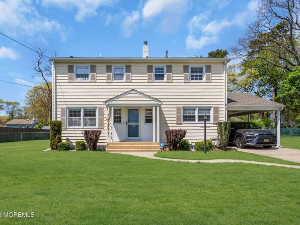 15 Pine Brook Dr