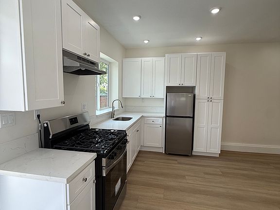 3rd image of 3647 Vinton Ave #10