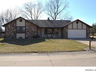 221 Brian Dr, Swansea, IL