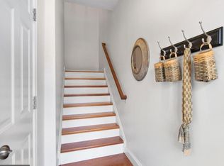 102 Cortland Aly, Mechanicsburg, PA 17050