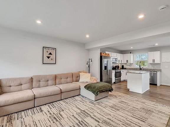 4th image of 1530 Smoketree Rd