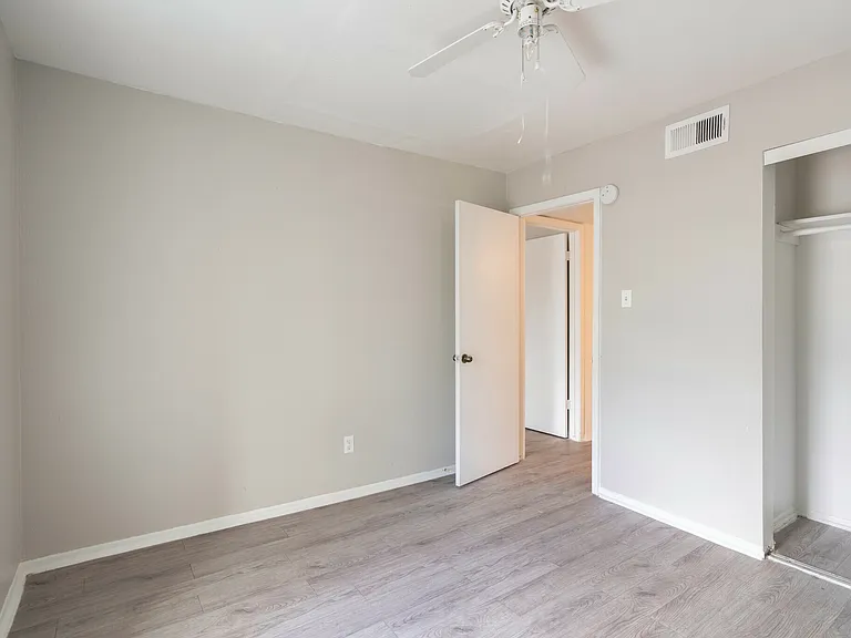 Raintree Apartment Homes — Photo 8