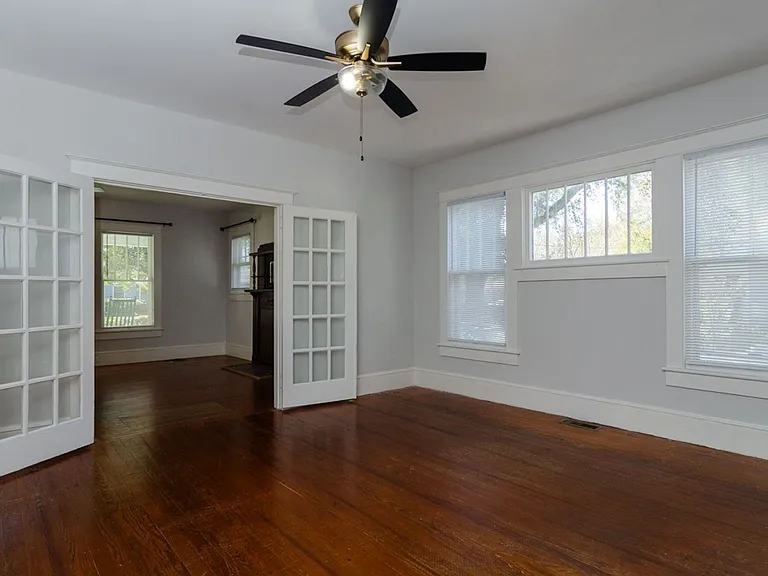 914B Bonham Ave — Photo 7