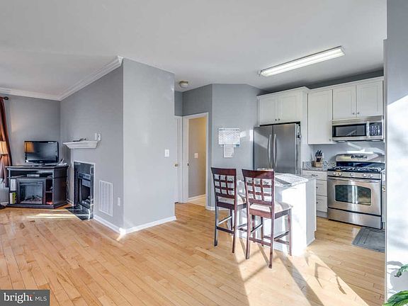 5th image of 21847 Jarvis Sq