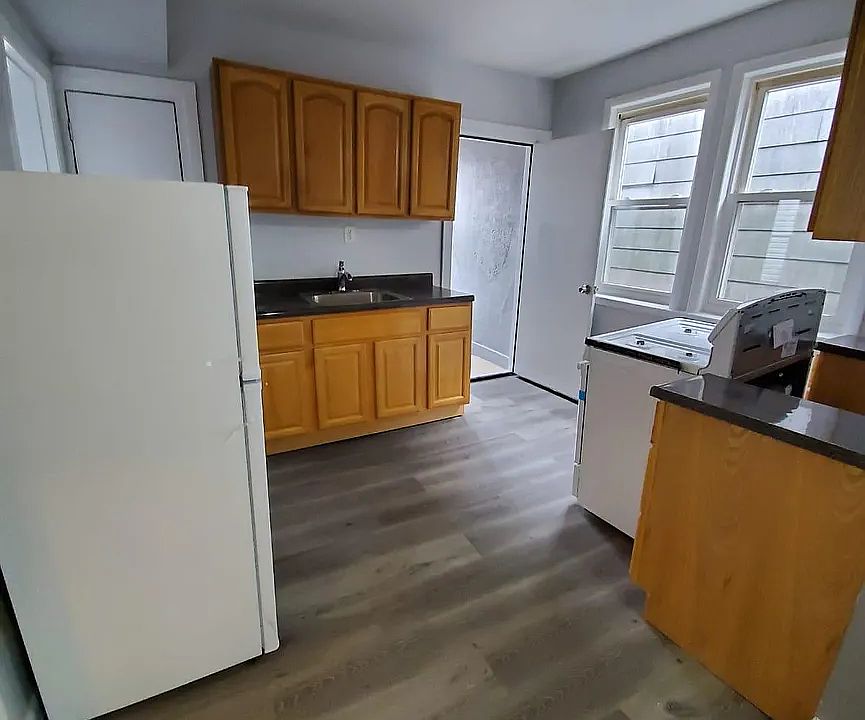 1st image of 412 S 15th St #6C