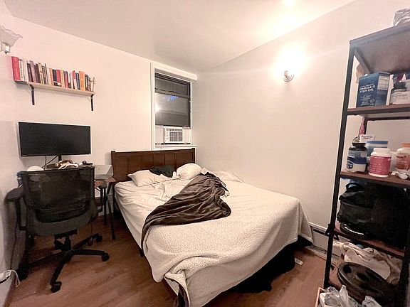3rd image of 147 N 6th St #1