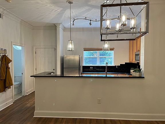 Dinning room. Kitchen. Bar