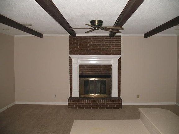 2nd image of 275 E Wynngate Dr