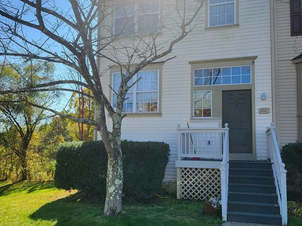 210 Heaton Ct, Purcellville, VA 20132