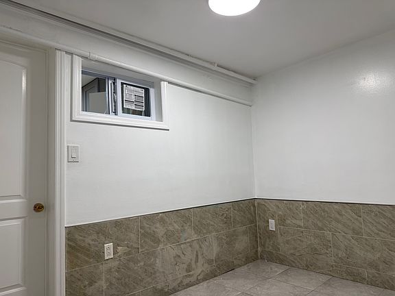 3rd image of 1261 Fteley Ave #B
