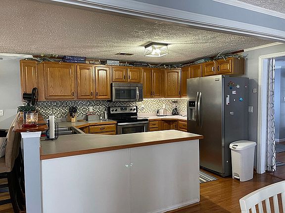 4th image of 203 Linda Ln
