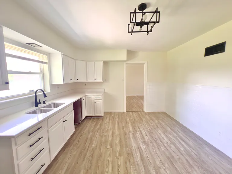 10325 Lookaway Dr — Photo 16