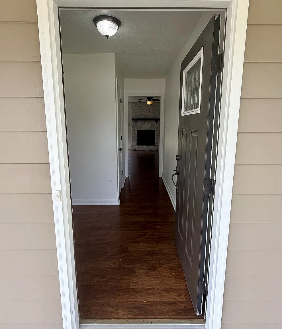 3 bed, 2.0 bath, 1441 sqft, $1,550 — Photo 2