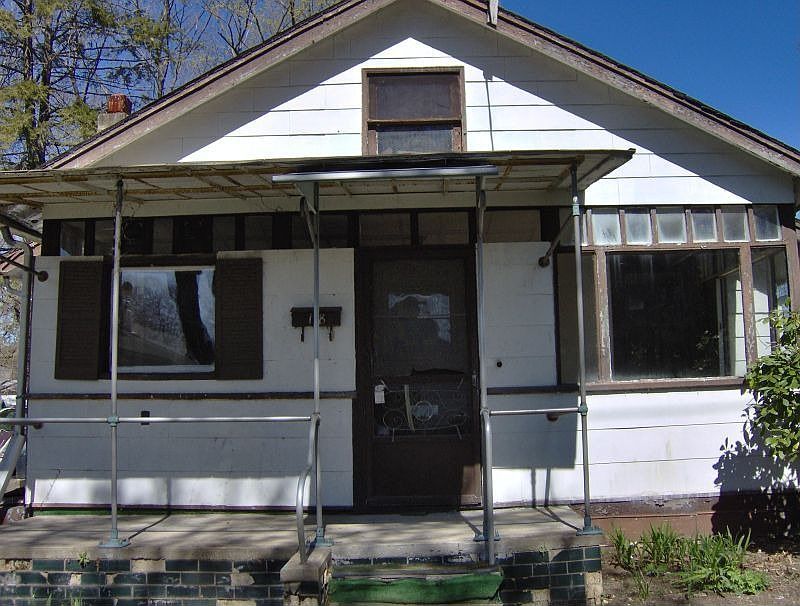 2nd image of 18 Stonewald Rd