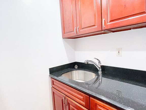 5th image of 420 E 81st St #2K