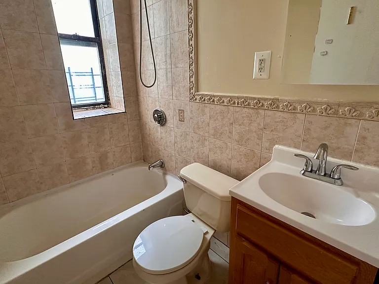 969 43rd St #B10 — Photo 9