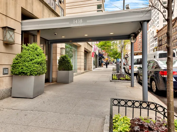 1438 Third Avenue image 9 of 11