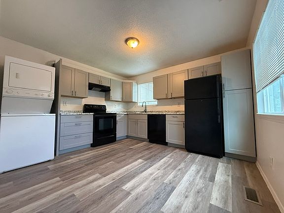 5th image of 2120 Cooper Ave APT B